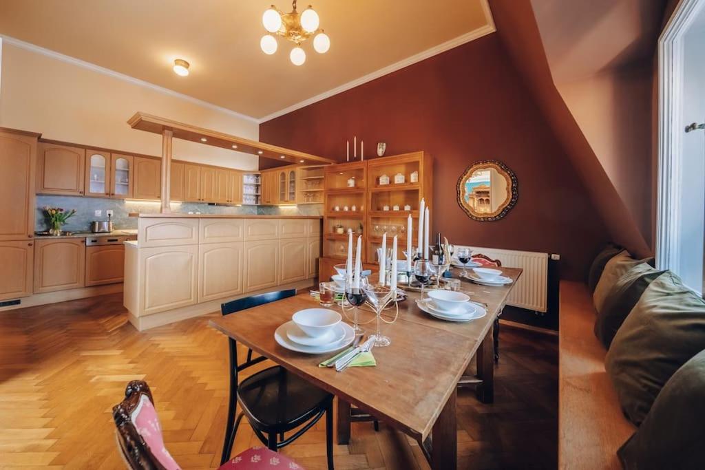 Magnificent Historical Penthouse In The Heart Of Prague Apartment Bagian luar foto